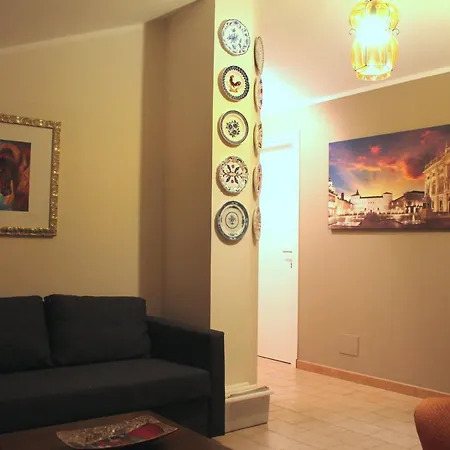 La Casa Di Neh *