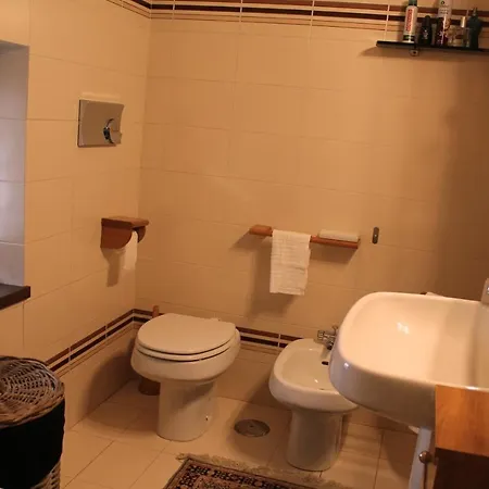 La Casa Di Neh *