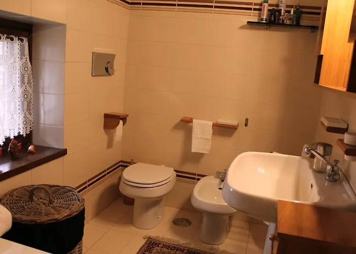 La Casa Di Neh *